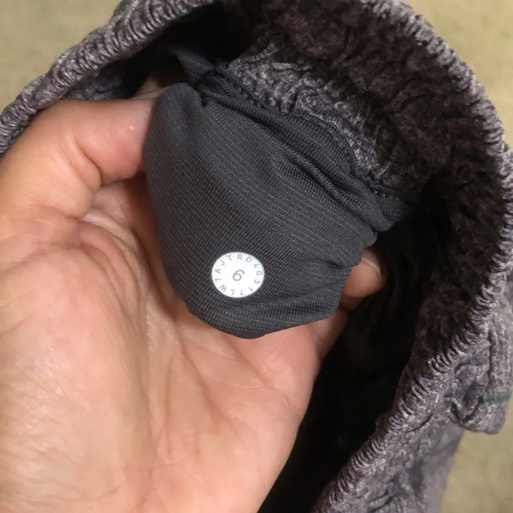 lululemon athletica Heathered Gray Running Shorts Size 6
